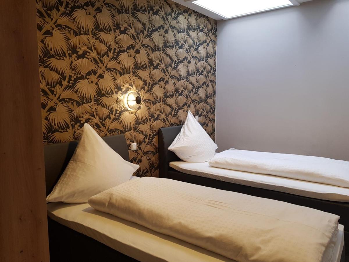 Boardinghouse Marktplatz ชวานดอร์ฟ อิน บาเยิร์น ภายนอก รูปภาพ